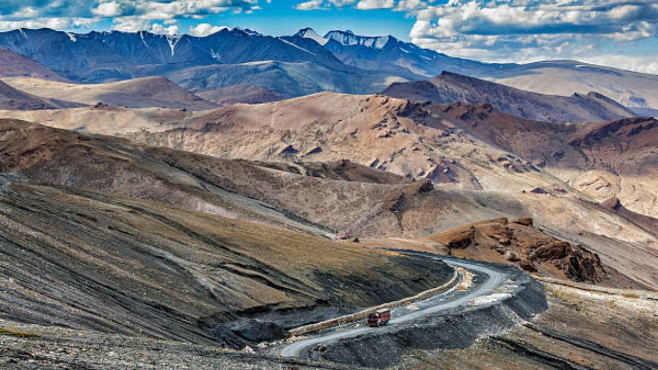 Ladakh New Route: খুলে গেল নতুন রুট, আরও কম সময়ে-সহজে পৌঁছে যাওয়া যাবে লাদাখ
