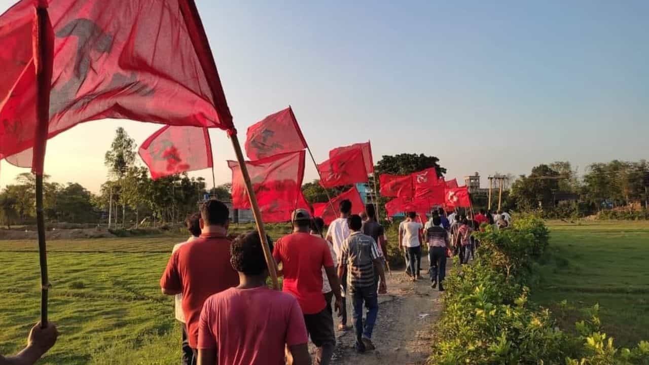 CPIM-Congress: অনেক হয়েছে! এবার আসন সমঝোতা নিয়ে একটা 'শেষ' দেখতে চায় সিপিএম CPIM-Congress: অনেক হয়েছে! এবার আসন সমঝোতা নিয়ে একটা 'শেষ' দেখতে চায় সিপিএম