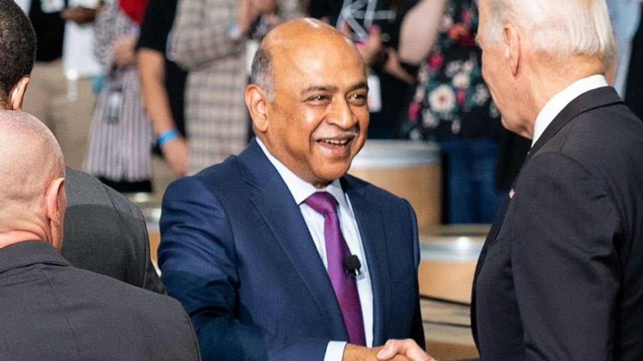 Salary Hike: একধাক্কায় ৩০০০০০০০০ টাকা বেতন বাড়াল ভারতীয় সংস্থা, কে এই ব্যক্তি?