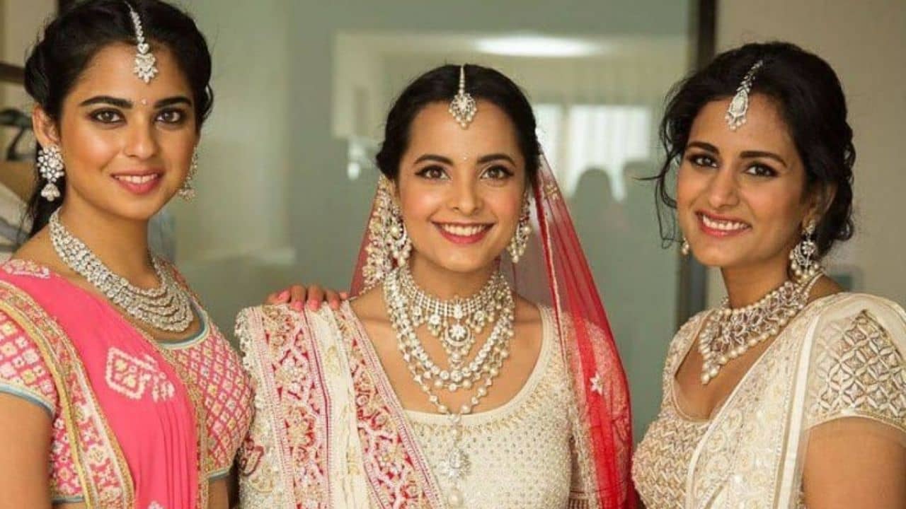 Mukesh Ambani: ধীরুভাই অম্বানীর নাতনি, মিত্তল পরিবারের পুত্রবধূ এই যুবতী নিজেও ব্যবসায়ী, কে তিনি?