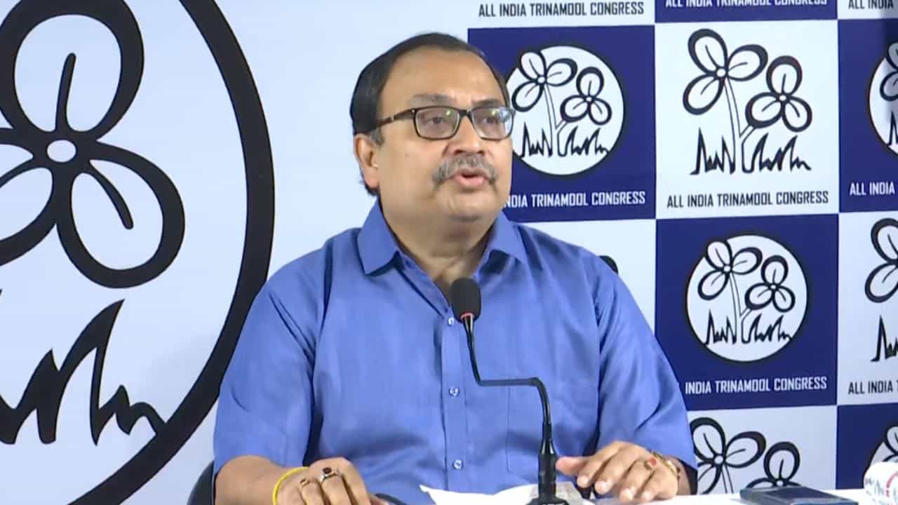 Kunal Ghosh: শো-কজের ২৪ ঘণ্টার মধ্যেই মুখপাত্রের ভূমিকায় ফিরলেন কুণাল? Kunal Ghosh: শো-কজের ২৪ ঘণ্টার মধ্যেই মুখপাত্রের ভূমিকায় ফিরলেন কুণাল?