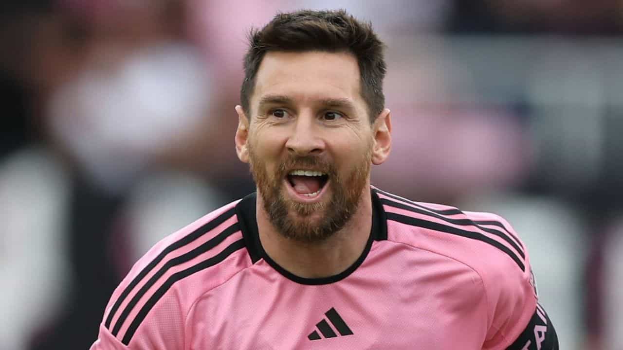 Lionel Messi: হামাস জঙ্গিদের হাত থেকে বৃদ্ধাকে বাঁচালেন 'মেসি'! জানেন কীভাবে Lionel Messi: হামাস জঙ্গিদের হাত থেকে বৃদ্ধাকে বাঁচালেন 'মেসি'! জানেন কীভাবে