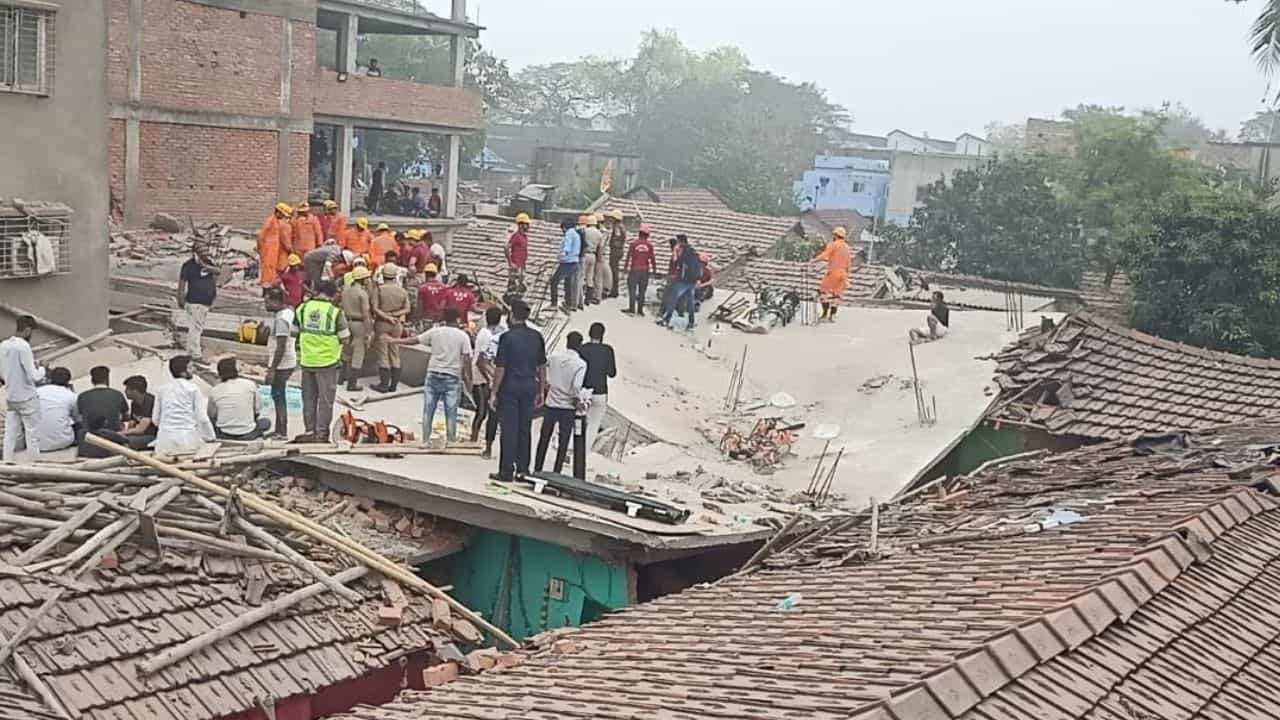 Garden Reach: ১০ প্রাণে খুলল চোখ, বেআইনি নির্মাণে রাশ টানতে কড়া আইন আনছে KMC