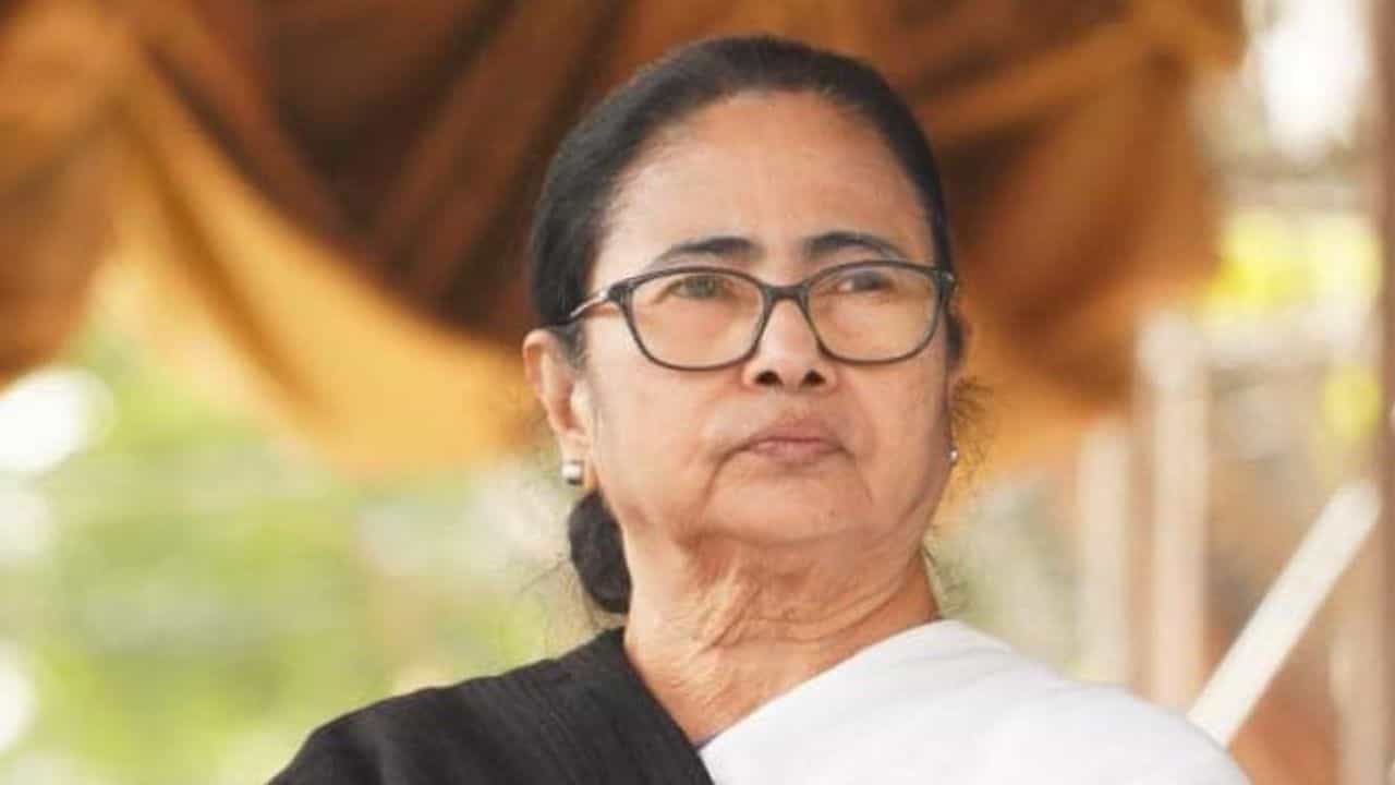 Mamata Banerjee: বুধবার সকাল ১০টায় বড় ঘোষণা মমতার, কী হতে চলেছে ভোট-বঙ্গে? Mamata Banerjee: বুধবার সকাল ১০টায় বড় ঘোষণা মমতার, কী হতে চলেছে ভোট-বঙ্গে?