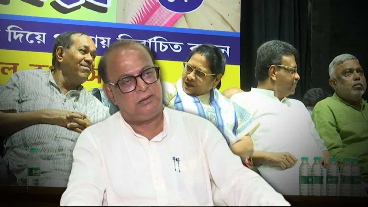 TMC: 'বড় বড় গাড়ি, সোনার চেন...', ফিরহাদ-বক্সিরা মঞ্চে, তার মাঝেই বিস্ফোরক কাউন্সিলর TMC: 'বড় বড় গাড়ি, সোনার চেন...', ফিরহাদ-বক্সিরা মঞ্চে, তার মাঝেই বিস্ফোরক কাউন্সিলর