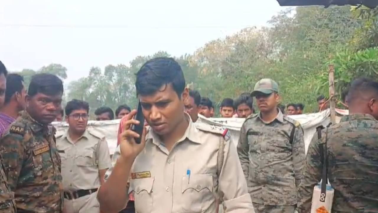 Body Recover: স্বামী বাইরে থাকেন, ঘরের ভিতর মা-ছেলের অবস্থা দেখে গোটা গ্রামে হইচই