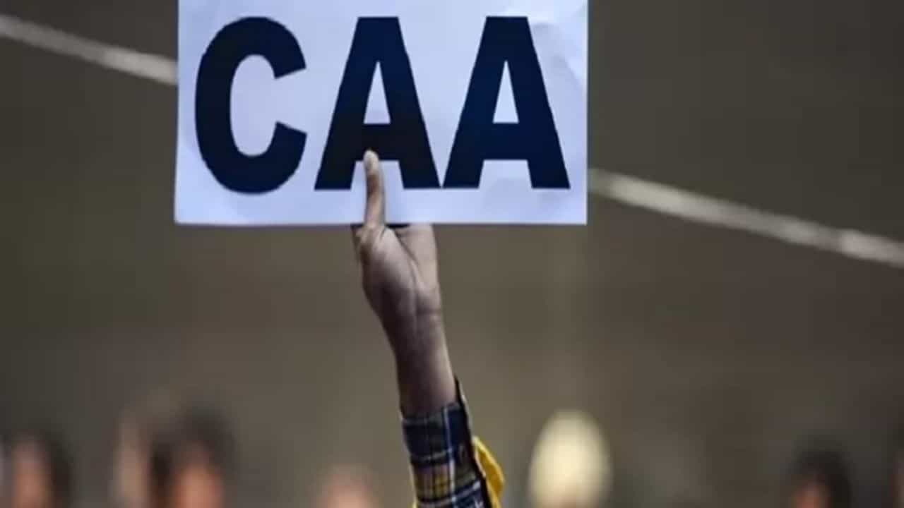 CAA: সিএএর বিরোধিতায় কল্যাণ-সুজনরা, নিশীথরা বোঝালেন আসলে CAA কী CAA: সিএএর বিরোধিতায় কল্যাণ-সুজনরা, নিশীথরা বোঝালেন আসলে CAA কী