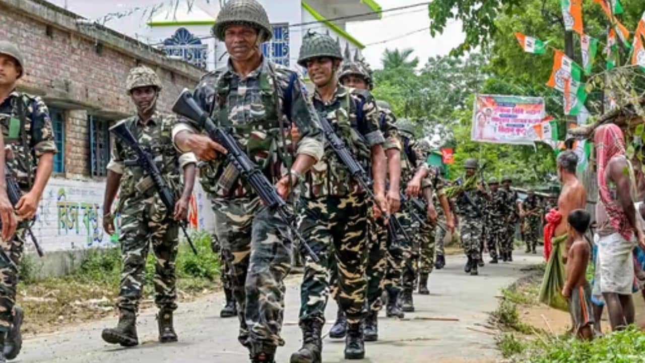 Central Forces: প্রথম দফার ভোটে আরও কেন্দ্রীয় বাহিনী চাইছে কমিশন, চাহিদা পূরণ হবে তো?
