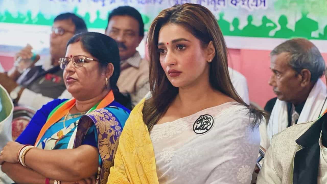 Sayantika Banerjee: ইস্তফা দিলেন সায়ন্তিকা বন্দ্যোপাধ্যায় Sayantika Banerjee: ইস্তফা দিলেন সায়ন্তিকা বন্দ্যোপাধ্যায়