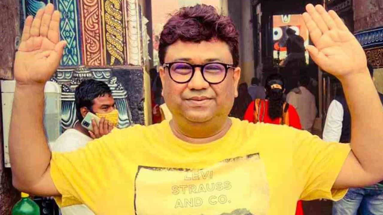 রোল চাইতে এলে লাগবে ১০০০০! দর হাঁকালেন টলি প্রযোজক, শর্ত মানলে আছে ছাড়ও রোল চাইতে এলে লাগবে ১০০০০! দর হাঁকালেন টলি প্রযোজক, শর্ত মানলে আছে ছাড়ও