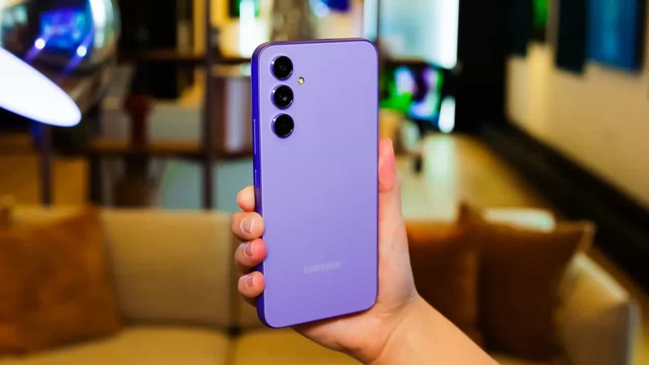 Samsung Galaxy A54 ফোনের দাম কমে গেল 3500 টাকা, কোথায় অর্ডার করবেন? Samsung Galaxy A54 ফোনের দাম কমে গেল 3500 টাকা, কোথায় অর্ডার করবেন?