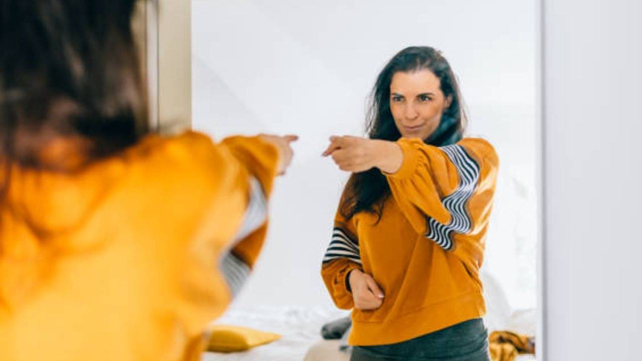 Self Confidence Tips: অবসাদে ভুগছেন? হতাশা ঝেড়ে ফেলে নিজেকে আত্মবিশ্বাসী করে তুলুন এই উপায়ে