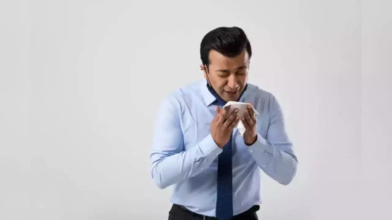 তাছাড়া স্বাস্থ্যকর খাবার খান, রোগ প্রতিরোধ ক্ষমতা যত বাড়বে ততই বিভিন্ন সমস্যা থেকে মুক্তি পাবেন। তাই অ্যালার্জি আছে, এমন খাবার খাবেন না। 