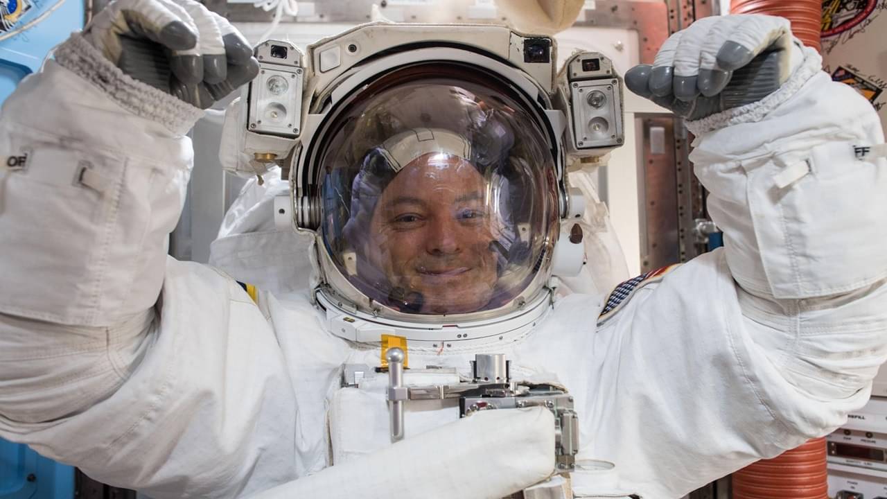 স্পেস স্যুট ছাড়া মহাকাশে কতক্ষণ বাঁচবেন নভোচারীরা? উত্তর খুবই ভয়ঙ্কর!