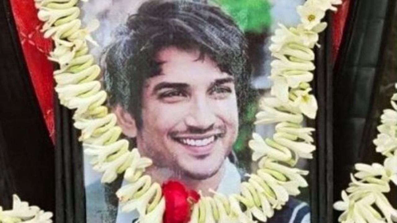 SSR Death: অঙ্কিতা বা রিয়া নয়! সুশান্তের মৃত্যুবার্ষিকী ভুললেন না এই নায়িকা SSR Death: অঙ্কিতা বা রিয়া নয়! সুশান্তের মৃত্যুবার্ষিকী ভুললেন না এই নায়িকা