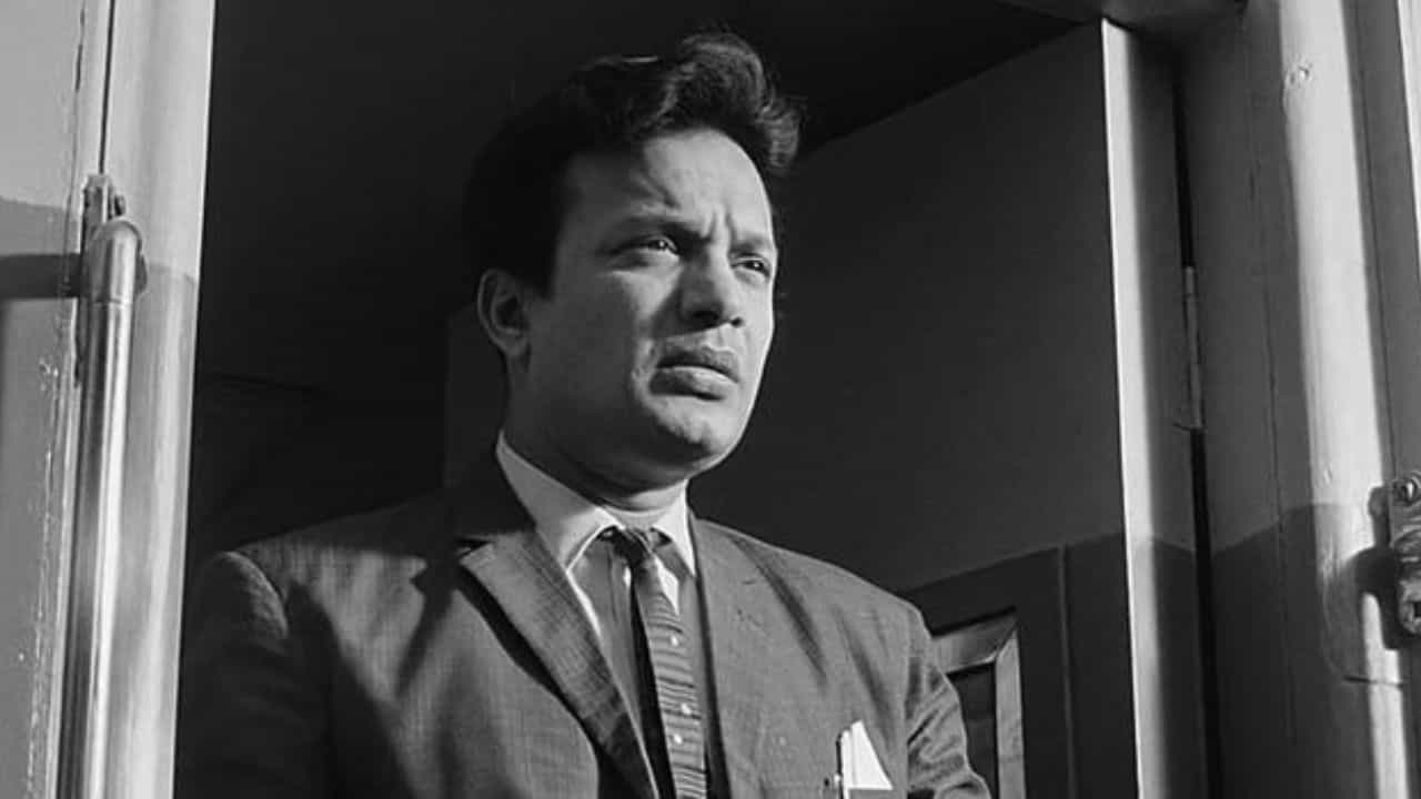 কত টাকা না পেলে ছবিতে অভিনয় করা থেকে সরতেন উত্তম, জানেন? কত টাকা না পেলে ছবিতে অভিনয় করা থেকে সরতেন উত্তম, জানেন?