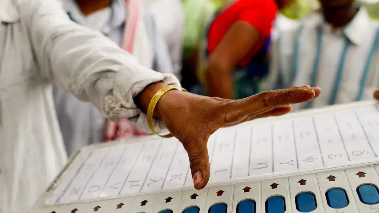 Lok Sabha Election 2024, second phase: দ্বিতীয় পর্বের ভোটে উত্তরবঙ্গের এই ৩ কেন্দ্র ধরে রাখতে পারবে বিজেপি? Lok Sabha Election 2024, second phase: দ্বিতীয় পর্বের ভোটে উত্তরবঙ্গের এই ৩ কেন্দ্র ধরে রাখতে পারবে বিজেপি?