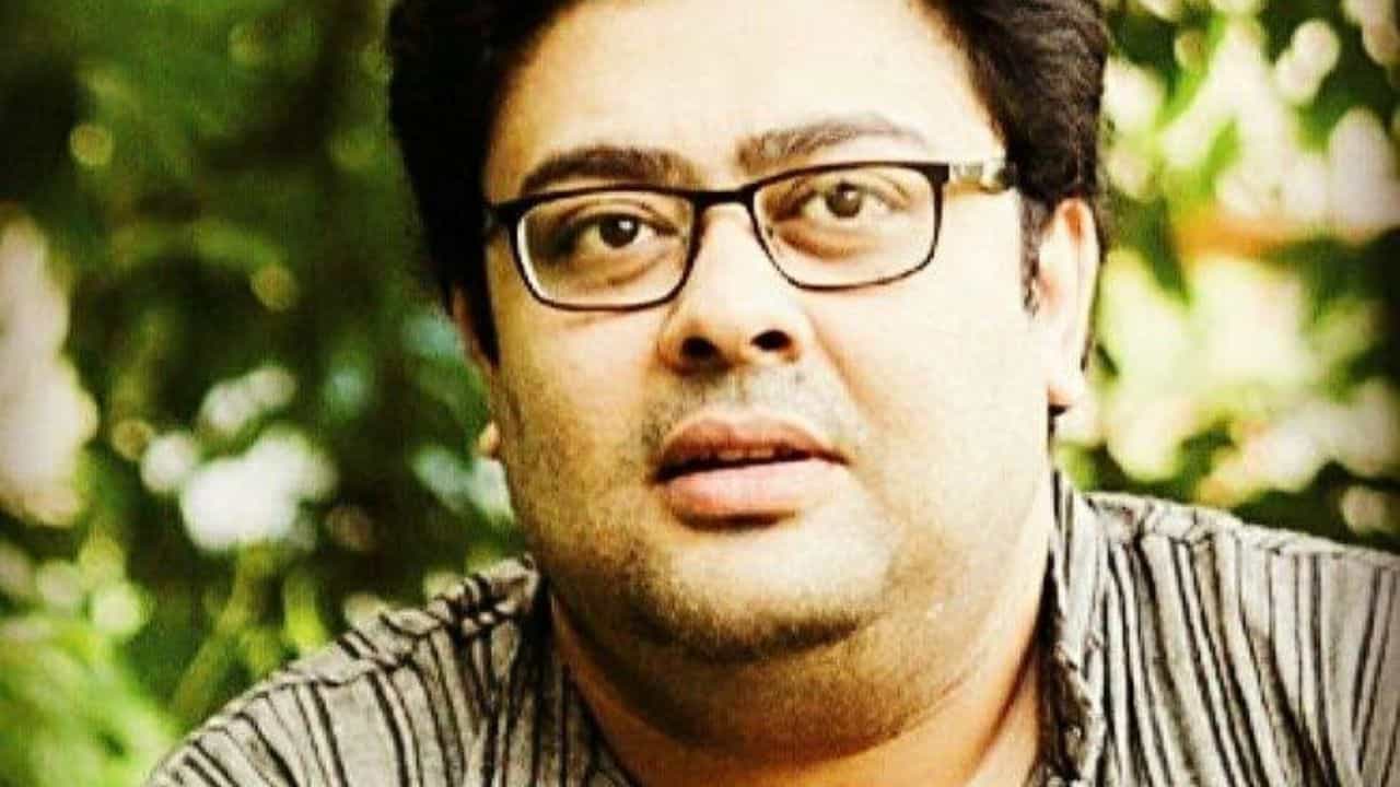 অম্বরীশের একটাও প্রেম টিকল না কেন? অভিনেতা বলেন, 'বেশি গভীরে গেলেই...' অম্বরীশের একটাও প্রেম টিকল না কেন? অভিনেতা বলেন, 'বেশি গভীরে গেলেই...'