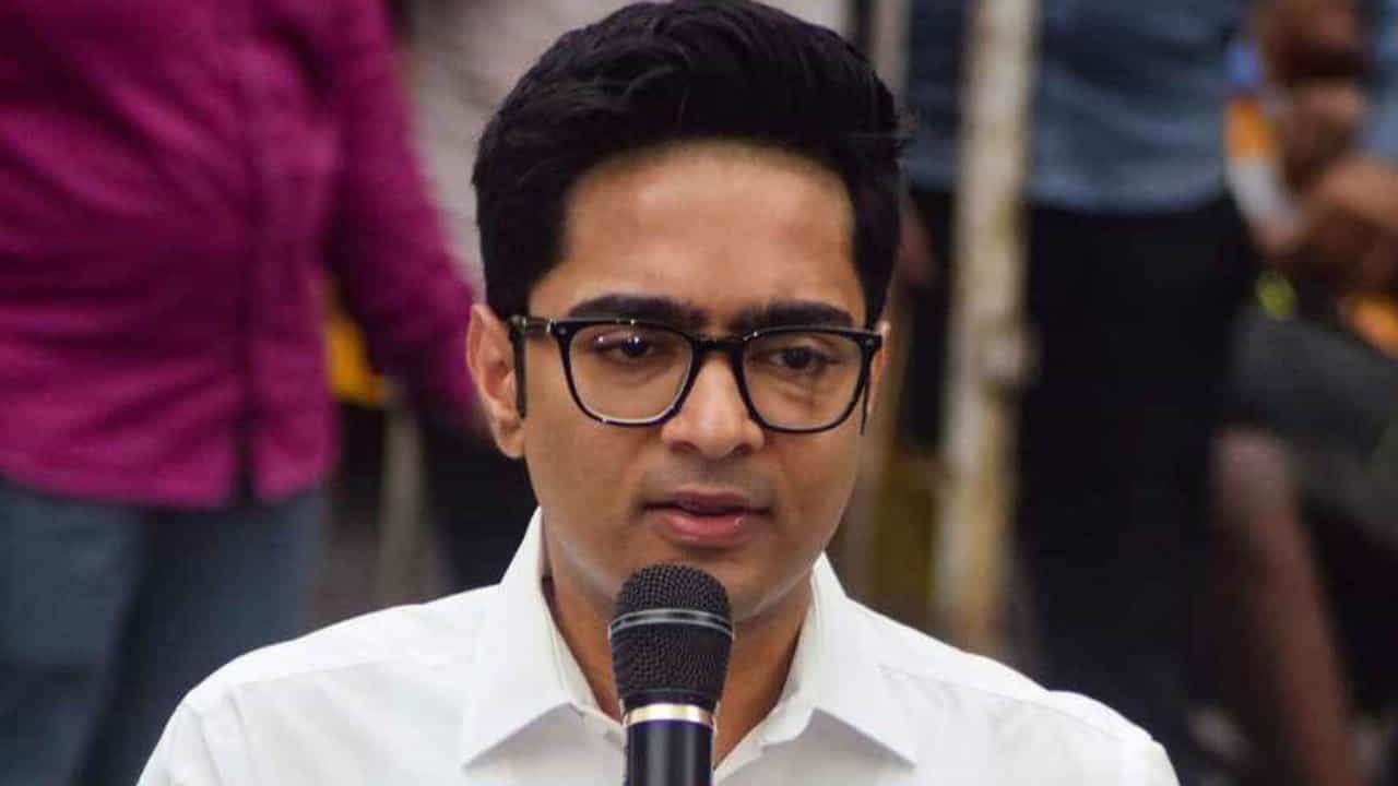 Abhishek Banerjee: রাষ্ট্রপতির কাছে বড়সড় ‘নালিশ’ করতে পারে তৃণমূল, ইঙ্গিত অভিষেকের Abhishek Banerjee: রাষ্ট্রপতির কাছে বড়সড় ‘নালিশ’ করতে পারে তৃণমূল, ইঙ্গিত অভিষেকের