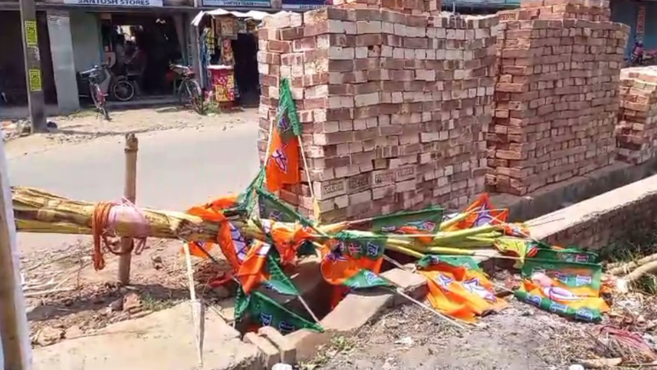 Singur: BJP-পোস্টার ছেঁড়ার অভিযোগ, ঘটনাস্থলে গেলেন লকেট