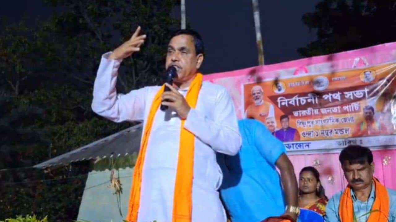 Bankura: বুথে থাকবে বাহিনী আর বাইরে থাকবে বিজেপি-র বাহিনী, বলেই বিতর্কে জড়ালেন বিজেপি বিধায়ক