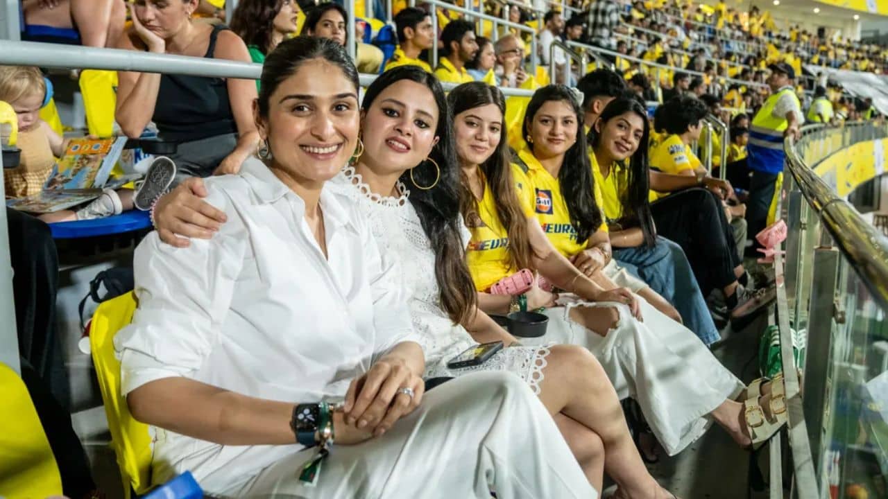 CSK, IPL 2024: তাড়াতাড়ি ম্যাচ শেষ করো, বাচ্চার জন্মের সময় হয়ে গেল... ধোনি পত্নী সাক্ষীর পোস্ট ভাইরাল