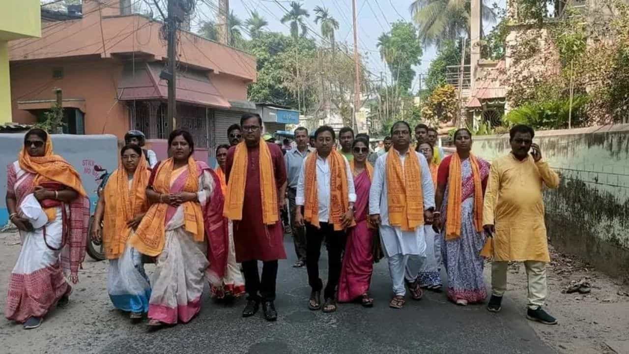 Balurghat Ram Navami: সুকান্তর 'ঘরে' গেরুয়া নামাবলিতে রামনবমীর মিছিলে তৃণমূল নেতারা, উঠল 'রামের' ধ্বনিও