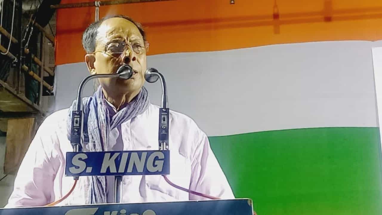 Trinamool Congress: ‘ভোটে জেতাতে না পারলে পরদিনই সরিয়ে দেওয়া হবে’, বিপ্লবের মন্তব্য়ে বিতর্কের ঝড় Trinamool Congress: ‘ভোটে জেতাতে না পারলে পরদিনই সরিয়ে দেওয়া হবে’, বিপ্লবের মন্তব্য়ে বিতর্কের ঝড়