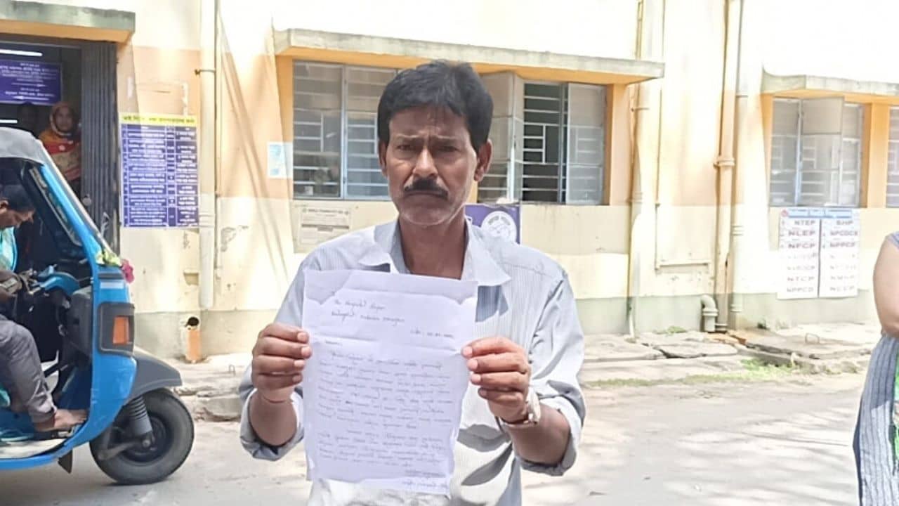 Balurghat: পায়ে ইনফেকশন নিয়ে ভর্তি হয়েছিল, ডাক্তার বলল সেরে গেছে, এখন এসে দেখি শরীর পুরো ঠান্ডা, ও তো চলেই গেল