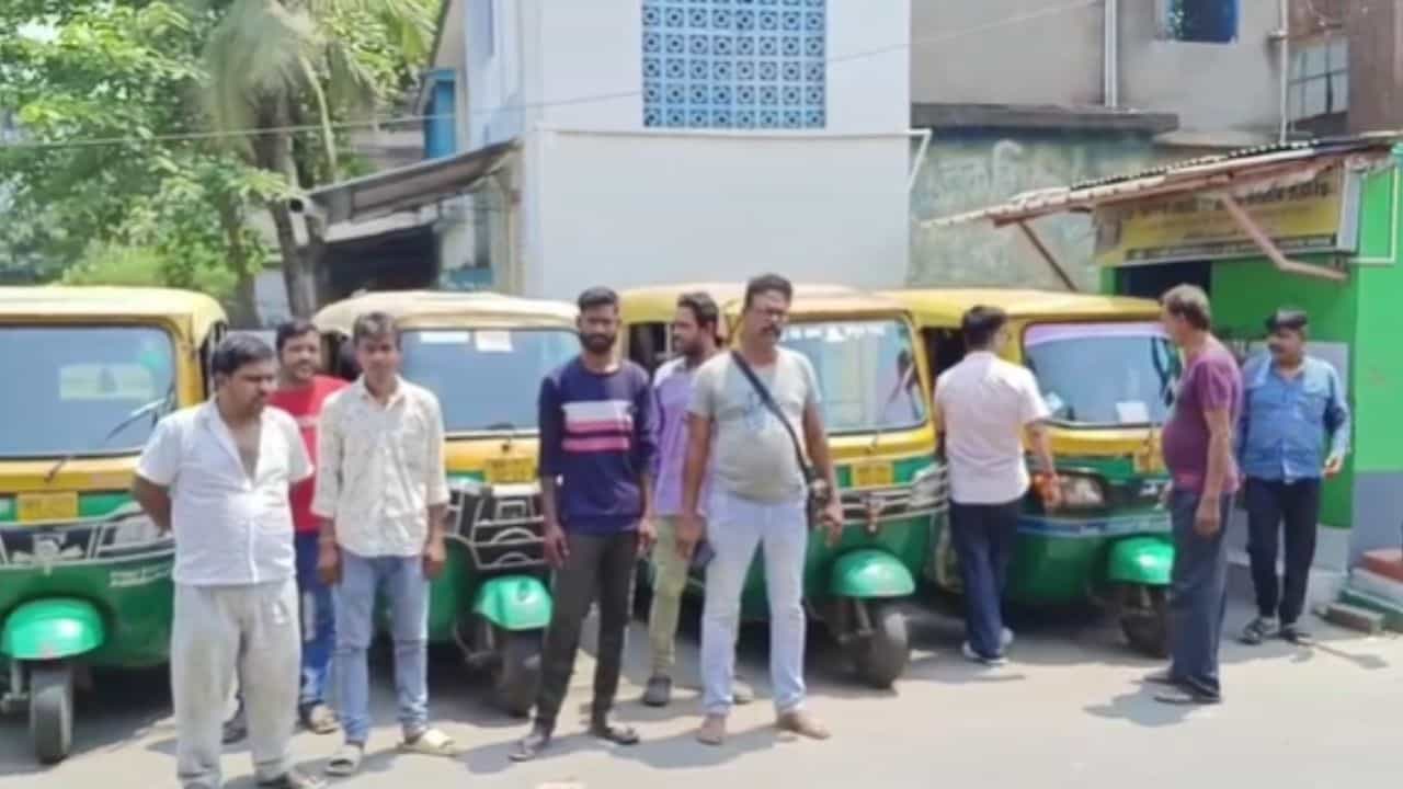 Sonarpur: প্রচণ্ড গরমে অটোর মধ্যেই অসুস্থ হয়ে পড়েন, মৃত্যু যাত্রীর