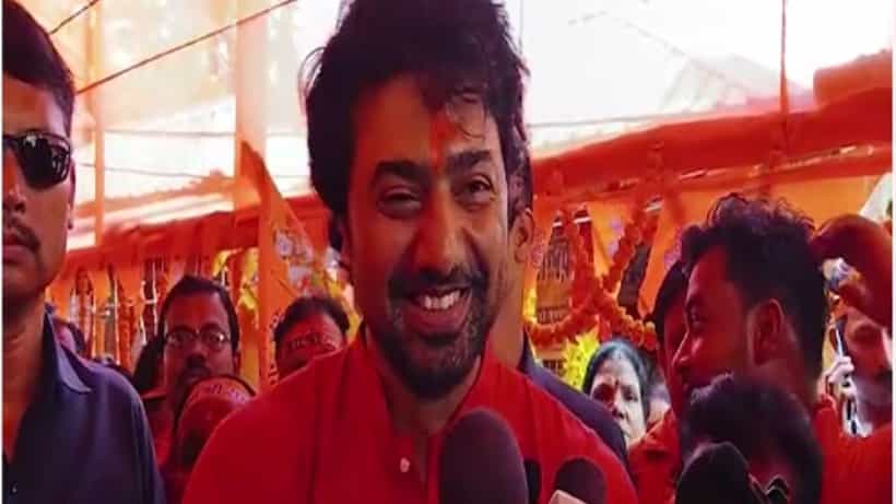 Dev: ধর্ম নিয়ে রাজনীতি করে তৃণমূল? দেব হেসে বললেন, জয় শ্রী রাম