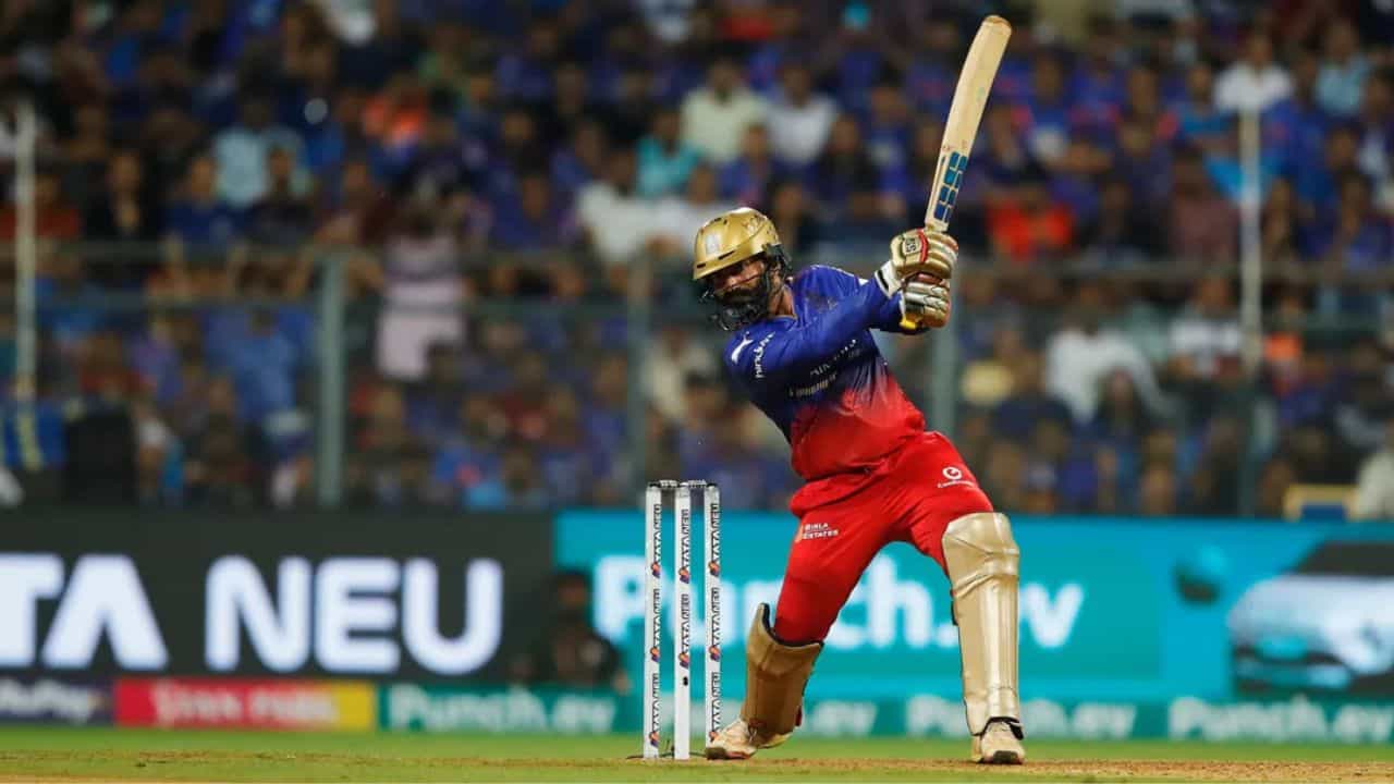 Dinesh Karthik: সাবাশ ডিকে, স্টাম্প মাইকে ধরা পড়ল রোহিতের বিশ্বকাপ বার্তা! Dinesh Karthik: সাবাশ ডিকে, স্টাম্প মাইকে ধরা পড়ল রোহিতের বিশ্বকাপ বার্তা!