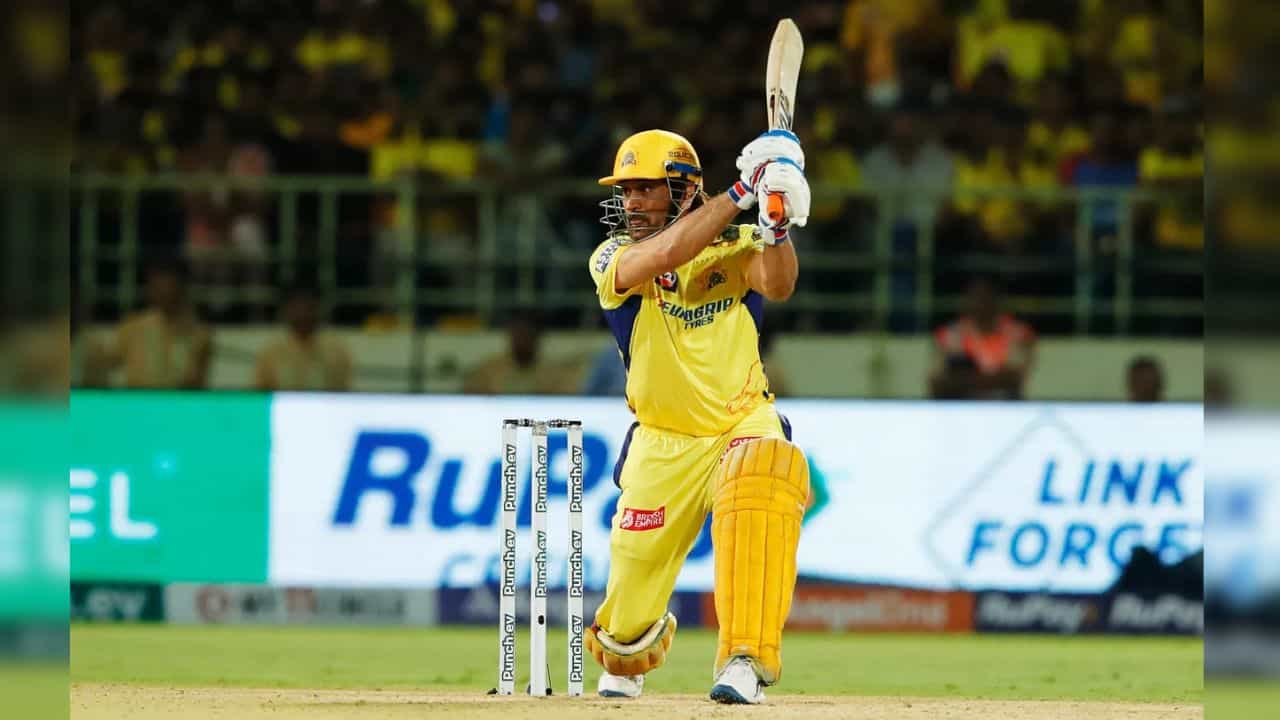 MS Dhoni: 'ধোনি কিংবদন্তি, কিন্তু...', মাহির সিদ্ধান্তে অবাক কিউয়ি ক্রিকেটার MS Dhoni: 'ধোনি কিংবদন্তি, কিন্তু...', মাহির সিদ্ধান্তে অবাক কিউয়ি ক্রিকেটার