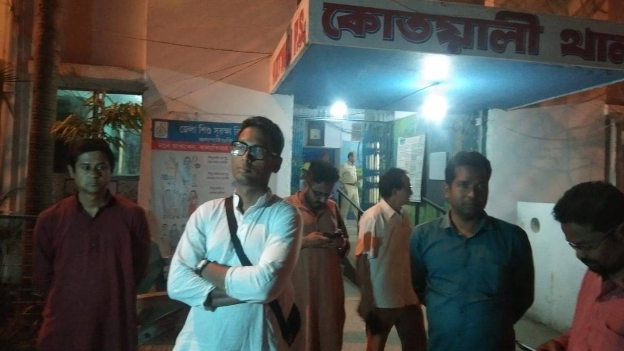 Jalpaiguri: টাকা রাখ, তৃণমূলের ঝান্ডা ধরবি.... নোটের বান্ডিলের ছবি-সহ কমিশনে অভিযোগ সিপিএমের