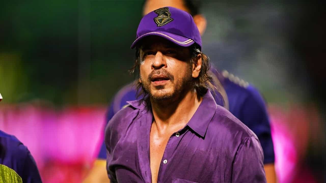 KKR: কেকেআর খারাপ খেললে শাহরুখ কার ঘাড়ে দোষ চাপান? ফাঁস করলেন জুহি চাওলা KKR: কেকেআর খারাপ খেললে শাহরুখ কার ঘাড়ে দোষ চাপান? ফাঁস করলেন জুহি চাওলা