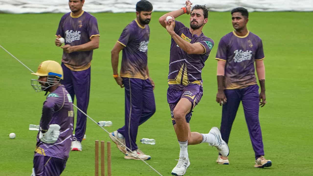 Gambhir on Starc: মিচেল স্টার্ককে নিয়ে কড়া প্রশ্ন! KKR মেন্টর গৌতম গম্ভীর যা বললেন... Gambhir on Starc: মিচেল স্টার্ককে নিয়ে কড়া প্রশ্ন! KKR মেন্টর গৌতম গম্ভীর যা বললেন...