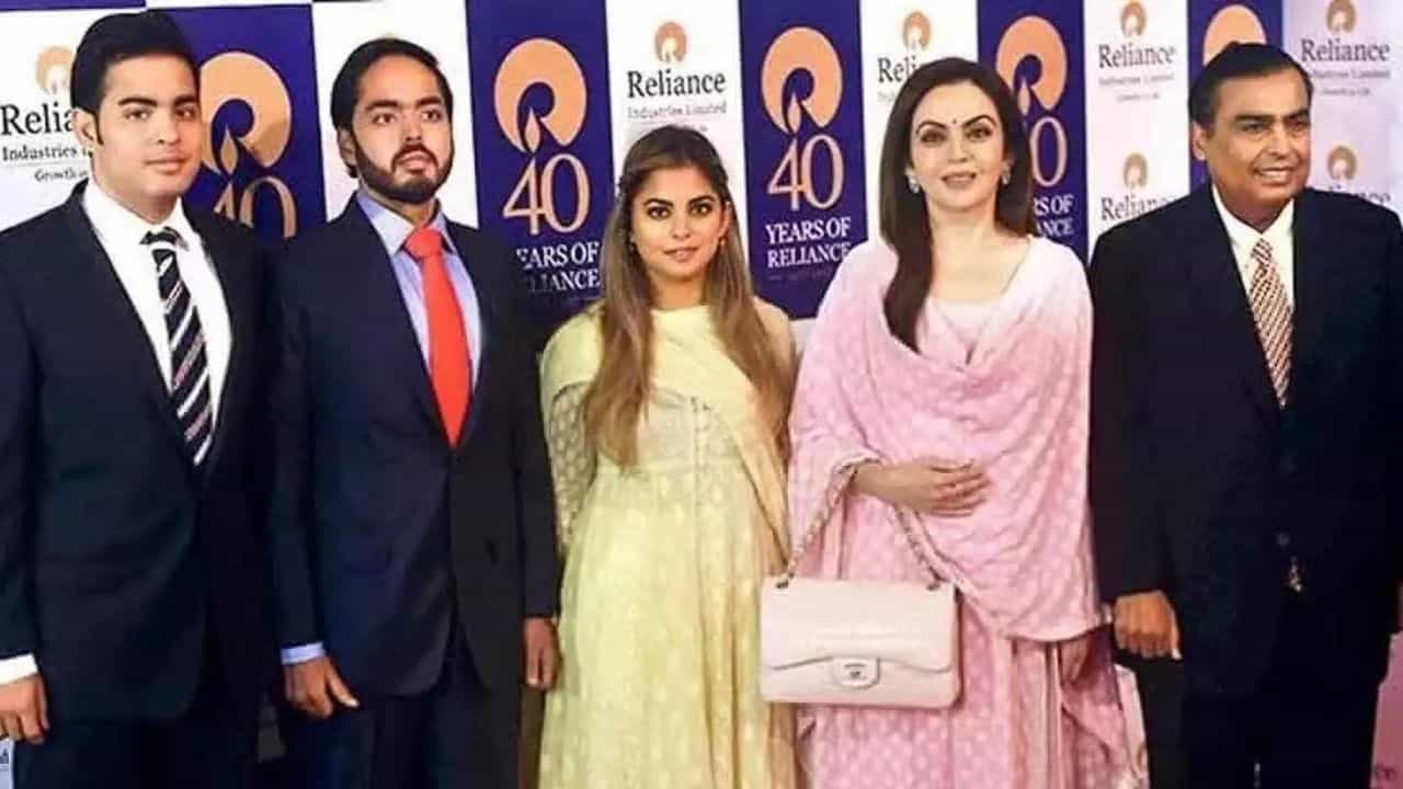 রিলায়েন্সের ভবিষ্যৎ নিয়ে প্রশ্নের মুখে মুকেশ অম্বানী, আজই বড় সিদ্ধান্ত রিলায়েন্সের ভবিষ্যৎ নিয়ে প্রশ্নের মুখে মুকেশ অম্বানী, আজই বড় সিদ্ধান্ত