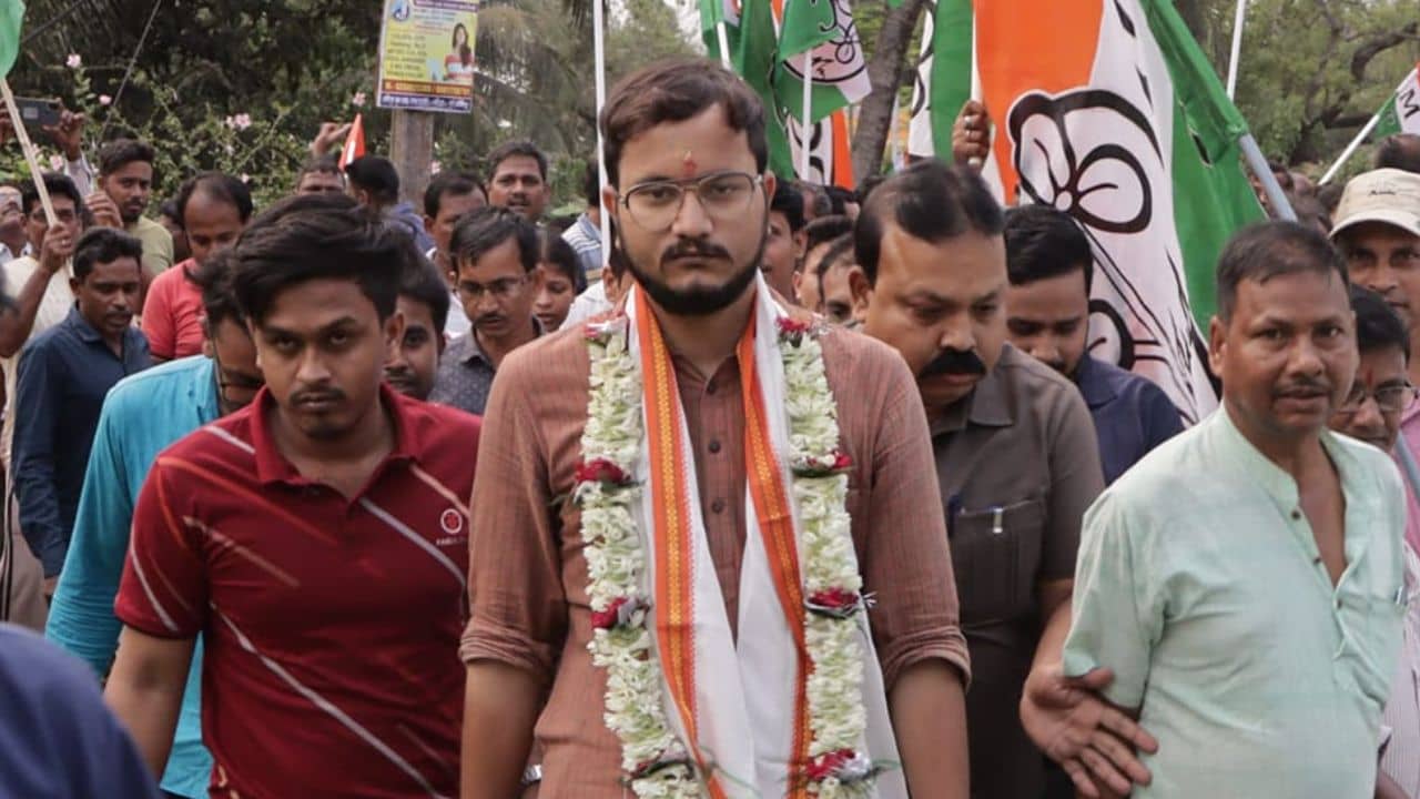 Debangshu Bhattacharya: গিয়েছিলেন জনগণের গর্জন শোনাতে, চোর চোর স্লোগান শুনে ফিরতে হল দেবাংশুকে