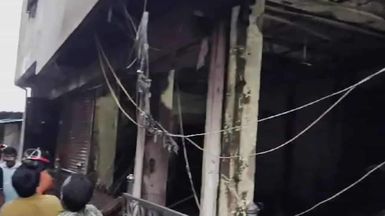 দিল্লির পর মহারাষ্ট্র, দোতলার ঘর থেকে ২ শিশু সহ একই পরিবারের ৭ জনের লাশ উদ্ধার দিল্লির পর মহারাষ্ট্র, দোতলার ঘর থেকে ২ শিশু সহ একই পরিবারের ৭ জনের লাশ উদ্ধার