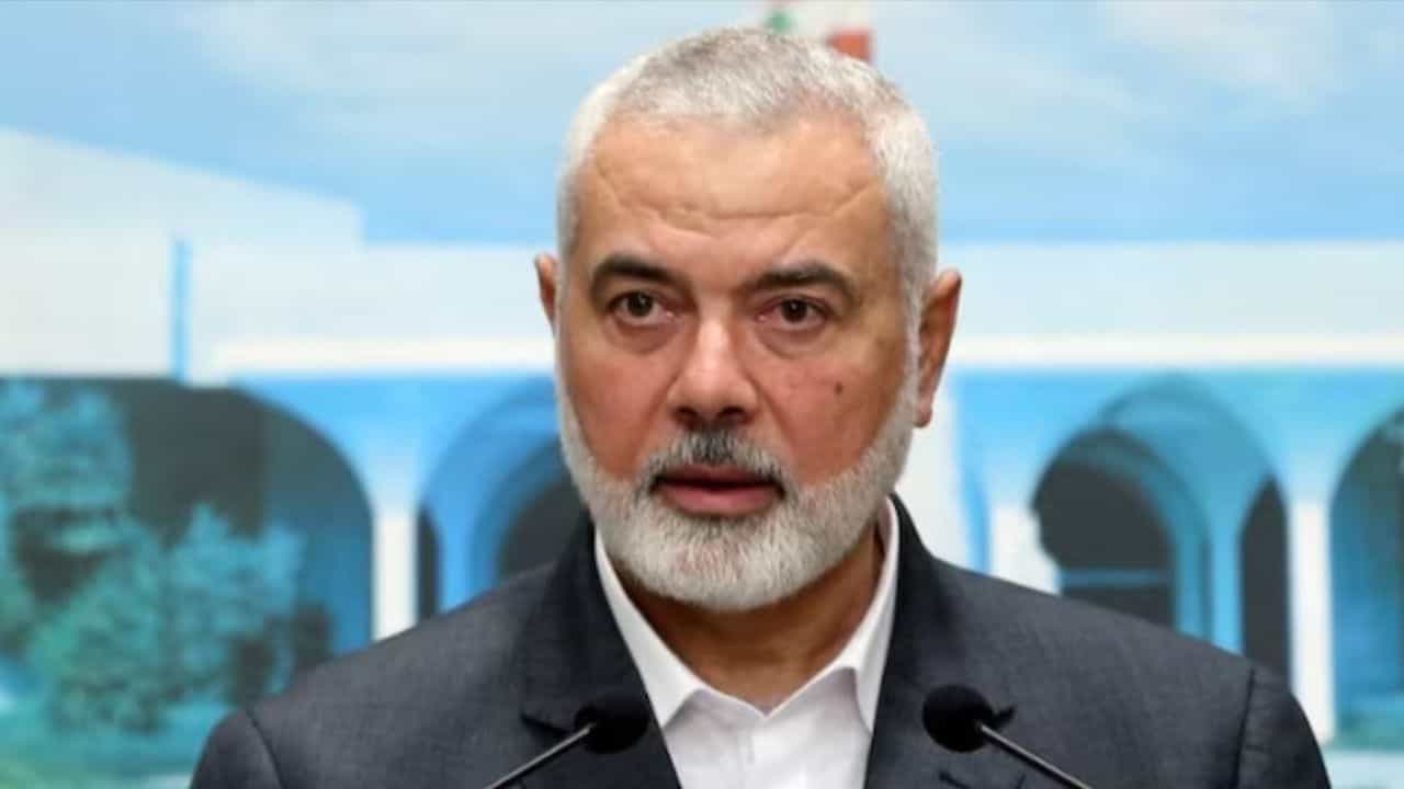 Hamas: ইন্টারভিউয়ের মাঝে হামাস নেতা খবর পেলেন, এয়ার স্ট্রাইকে ছেলেপুলে, নাতি-নাতনিকে উড়িয়ে দিয়েছে ইজরায়েল Hamas: ইন্টারভিউয়ের মাঝে হামাস নেতা খবর পেলেন, এয়ার স্ট্রাইকে ছেলেপুলে, নাতি-নাতনিকে উড়িয়ে দিয়েছে ইজরায়েল