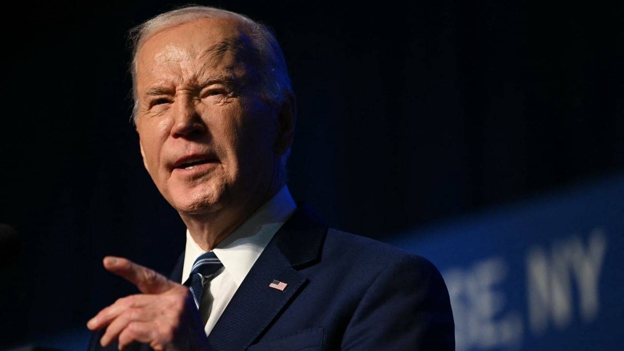 Joe Biden: হার মানল বুড়ো হাড়ের জেদ, প্রেসিডেন্টের দৌড় থেকে সরে দাঁড়ালেন বাইডেন