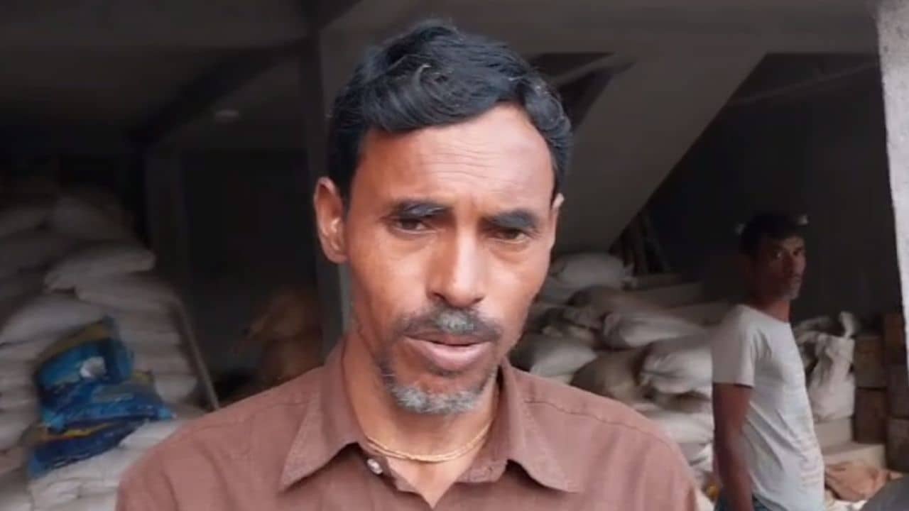 Shocking: অমানবিক! দড়ি দিয়ে হাত-পা বেঁধে ফেলে রাখা হল বাচ্চা ছেলেটাকে, তাও মাত্র ১৪০ টাকার জন্য