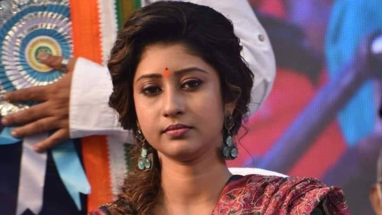 Election Commission: লাভলী মৈত্রর স্বামীকে দায়িত্ব থেকে সরাল কমিশন! ভোটের মুখে আরও এক চমক