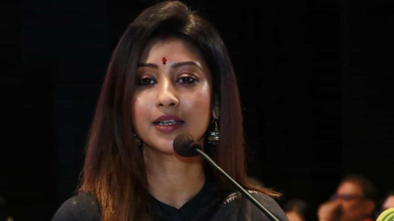 Lovely Maitra: স্বামীকে সরানোর নির্দেশ আসতেই ফুঁসে উঠলেন লাভলী, বললেন... Lovely Maitra: স্বামীকে সরানোর নির্দেশ আসতেই ফুঁসে উঠলেন লাভলী, বললেন...
