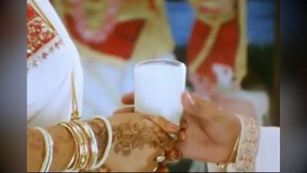 Milk Business: দুধের ব্যবসাতেই মালামাল, ক্লায়েন্টদের কাছে ১ লিটার দুধ ৭০০০ টাকায় বেচেন সোলাঙ্কি