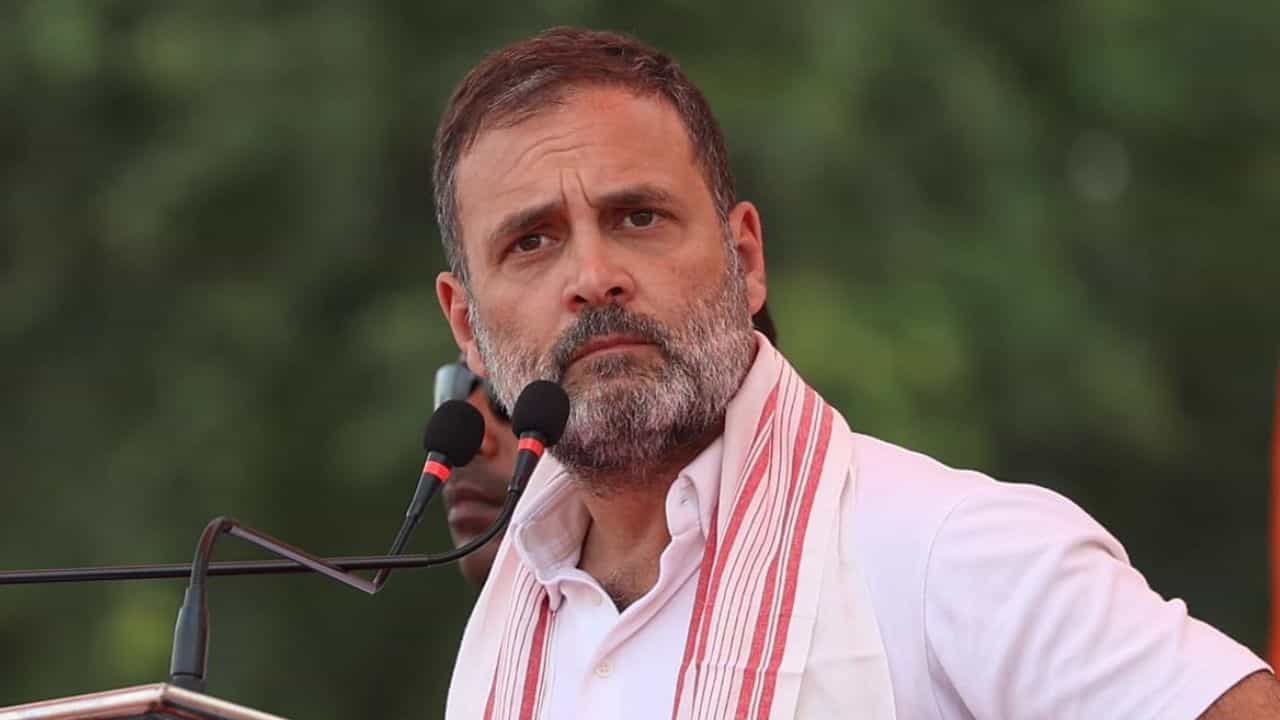 Rahul Gandhi: 'রাহুল কি নিজেকে মাওবাদী নেতা ভাবেন!' সম্পত্তির পুনর্বণ্টন বিতর্কে তুলোধনা প্রাক্তন প্রধানমন্ত্রীর Rahul Gandhi: 'রাহুল কি নিজেকে মাওবাদী নেতা ভাবেন!' সম্পত্তির পুনর্বণ্টন বিতর্কে তুলোধনা প্রাক্তন প্রধানমন্ত্রীর