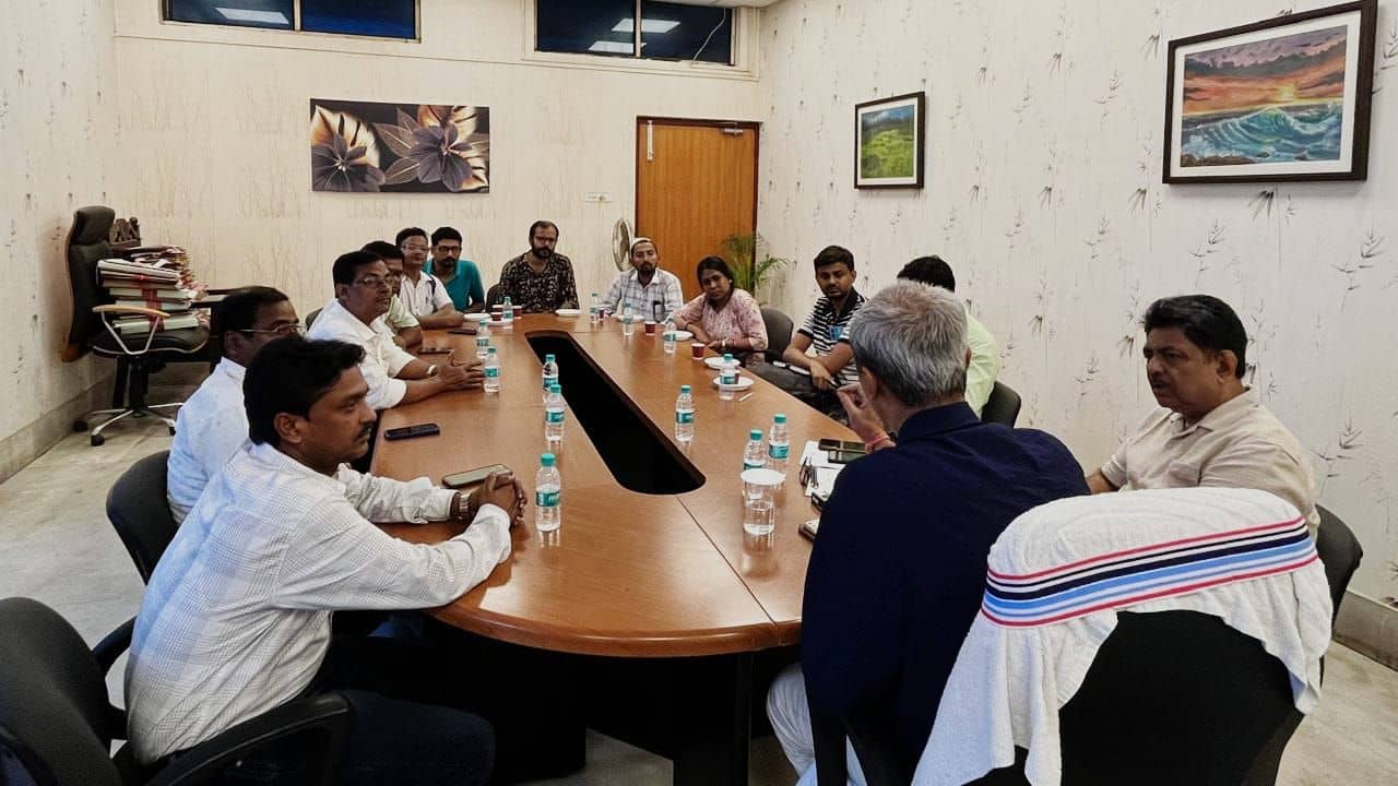 SSC Case Verdict: কী হবে তাঁদের ভবিষ্যৎ? ন্যায্য চাকরিপ্রাপকদের নিয়ে বৈঠক করলেন পর্ষদ সভাপতি