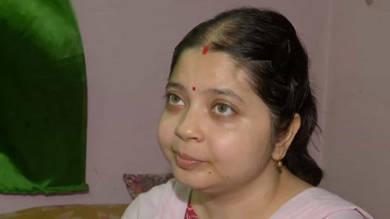 SSC Scam: দুর্নীতি ঘোলাজলে ভেসেছে চাকরি! একরত্তিকে কোলে নিয়ে সুপ্রিম রায়ের দিকে তাকিয়ে পক্ষাঘাতগ্রস্ত মা SSC Scam: দুর্নীতি ঘোলাজলে ভেসেছে চাকরি! একরত্তিকে কোলে নিয়ে সুপ্রিম রায়ের দিকে তাকিয়ে পক্ষাঘাতগ্রস্ত মা