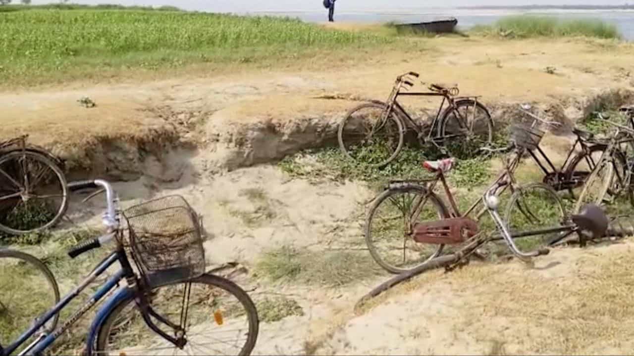 Sabuj Sathi Cycle Smuggling: ৭০০০ টাকায় বাংলার 'সবুজ সাথী' সাইকেল বাংলাদেশে বিক্রির অভিযোগ!