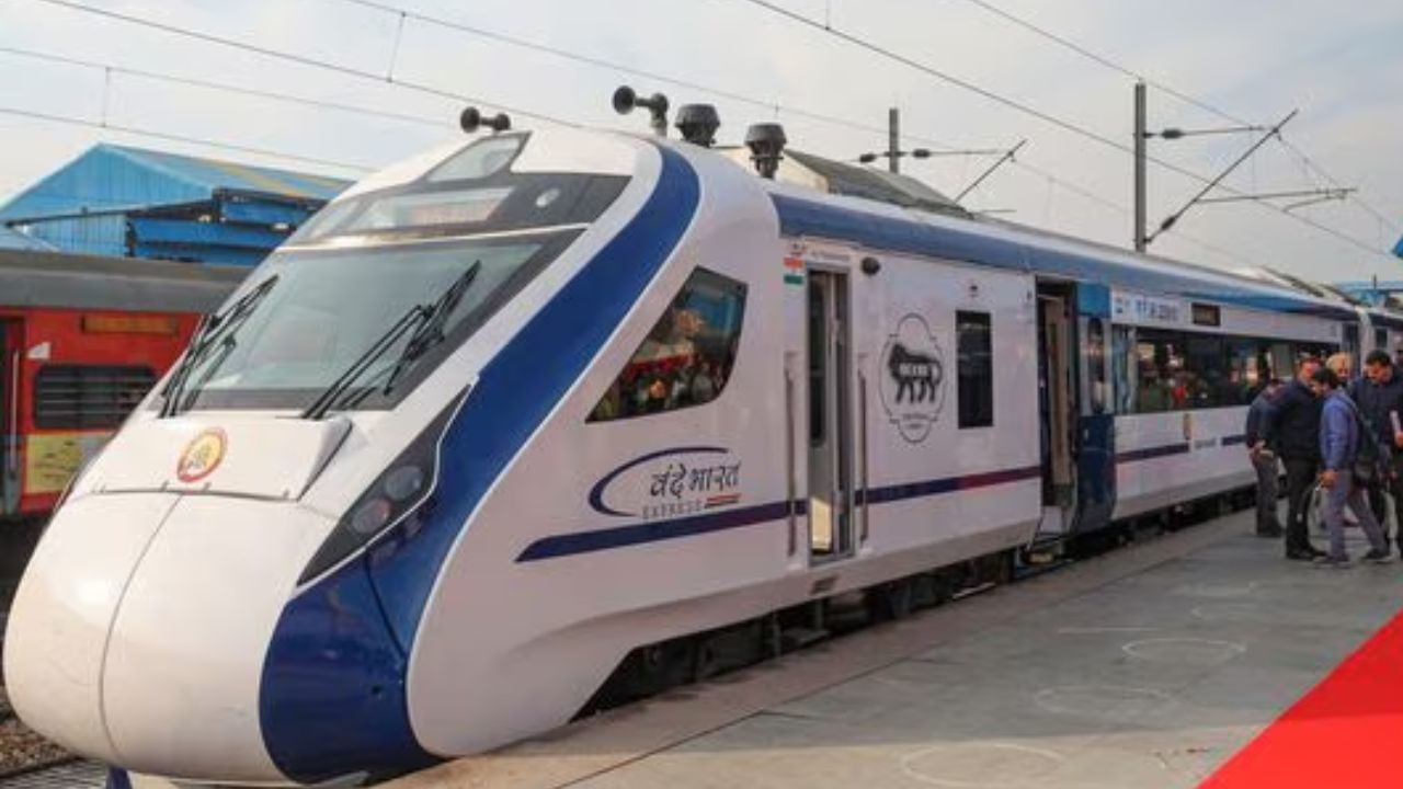 Vande Bharat Metro: কেমন দেখতে হল ‘বন্দে ভারত মেট্রো’, দেখে নিন সেই ভিডিয়ো